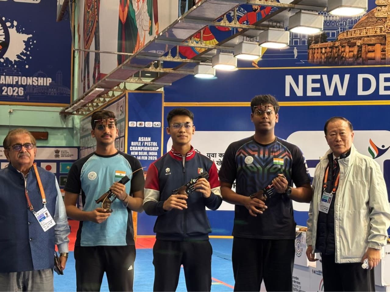 PRESTASI GEMILANG ANGGOTA BRIMOB POLRI: BRIPTU MUHAMAD FAWWAZ ADITIA FARREL RAIH MEDALI EMAS DAN PECAHKAN REKOR DUNIA DI AJANG ASIAN RIFLE/PISTOL CHAMPIONSHIP 2026 INDIA