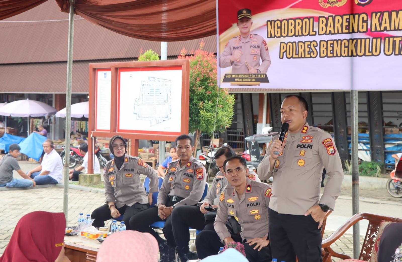 Gelar Ngobrol Bareng Kamtibmas Bersama IKAD di Pasar Purwodadi Arga Makmur, Ini yang Disampaikan Kapolres BU