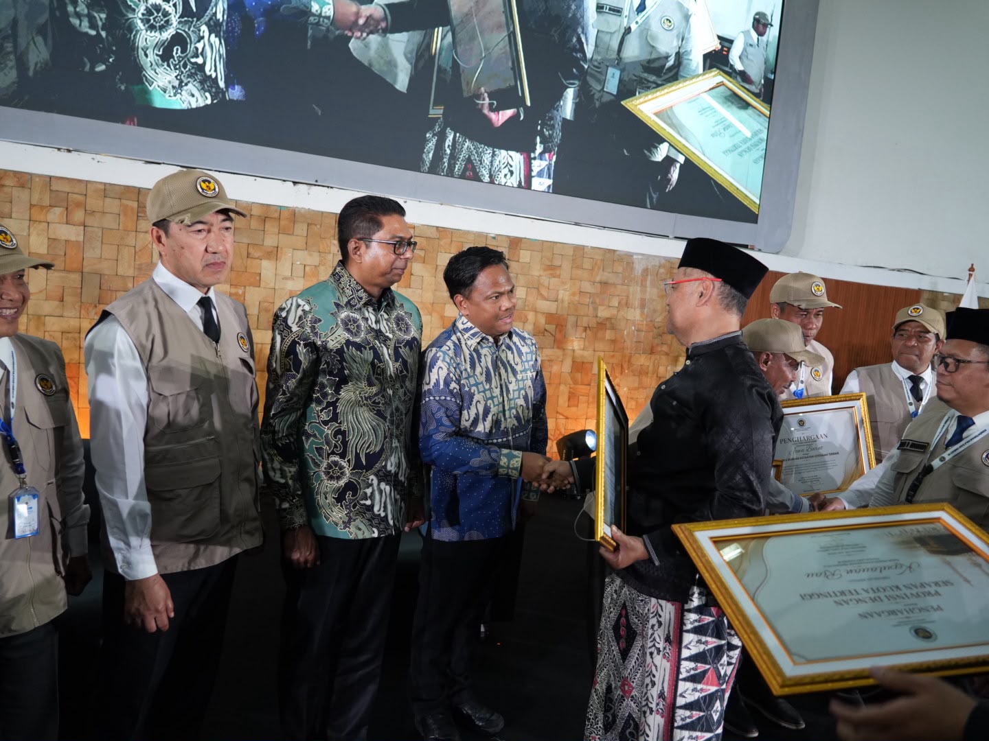 Dukung Kesuksesan Ibadah Haji 2026, Polri Terima Penghargaan dari Kementerian Haji dan Umrah RI