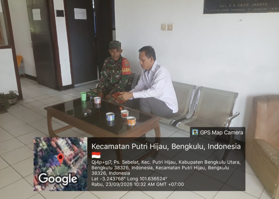Babinsa Koramil 423-04/Putri Hijau Jalin Komsos Bersama Warga Desa Kota Bani, Ajak Jaga Keamanan dan Cegah Karhutla